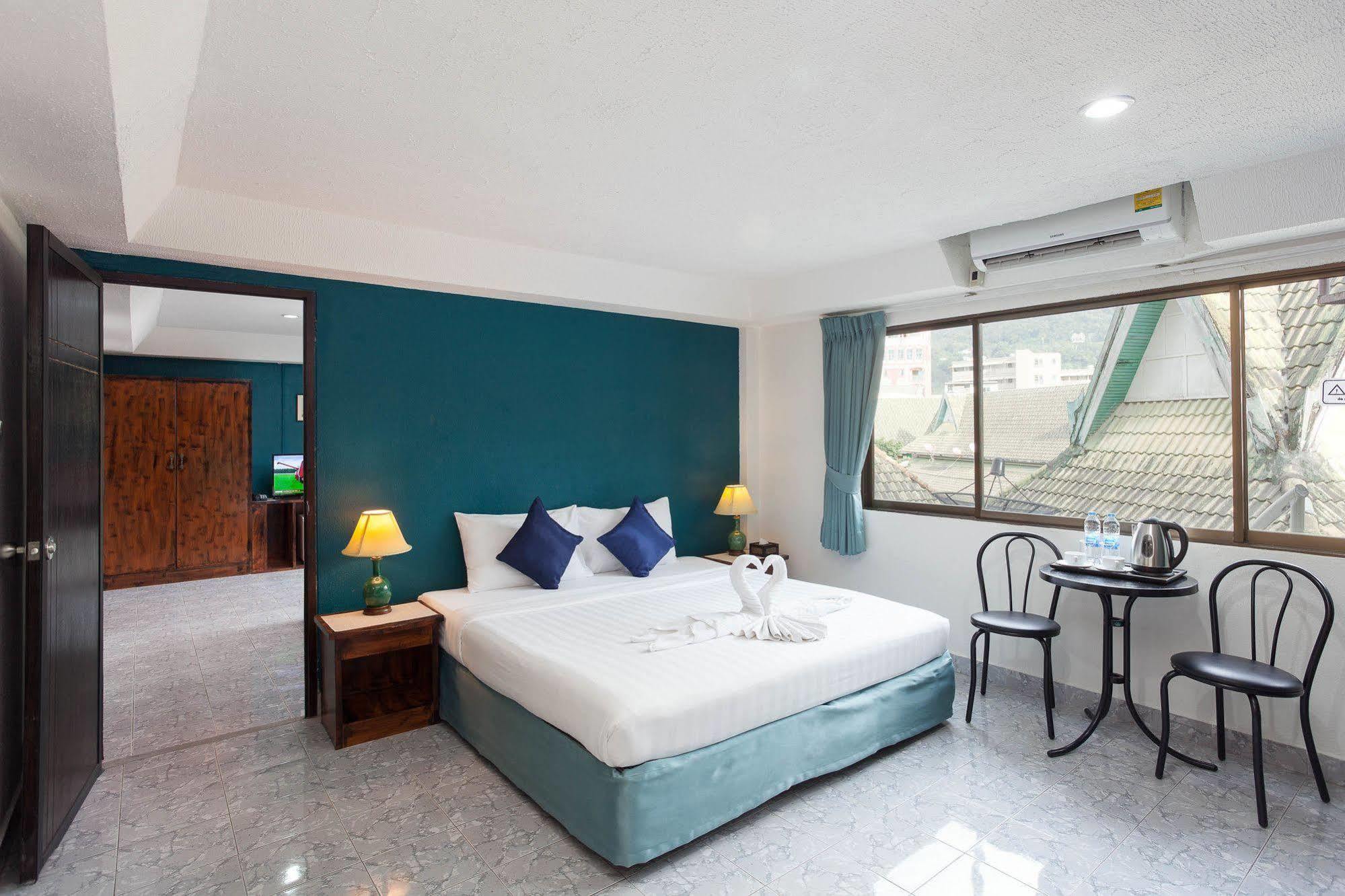 Отель Simple Boutique Seabreeze Patong Экстерьер фото